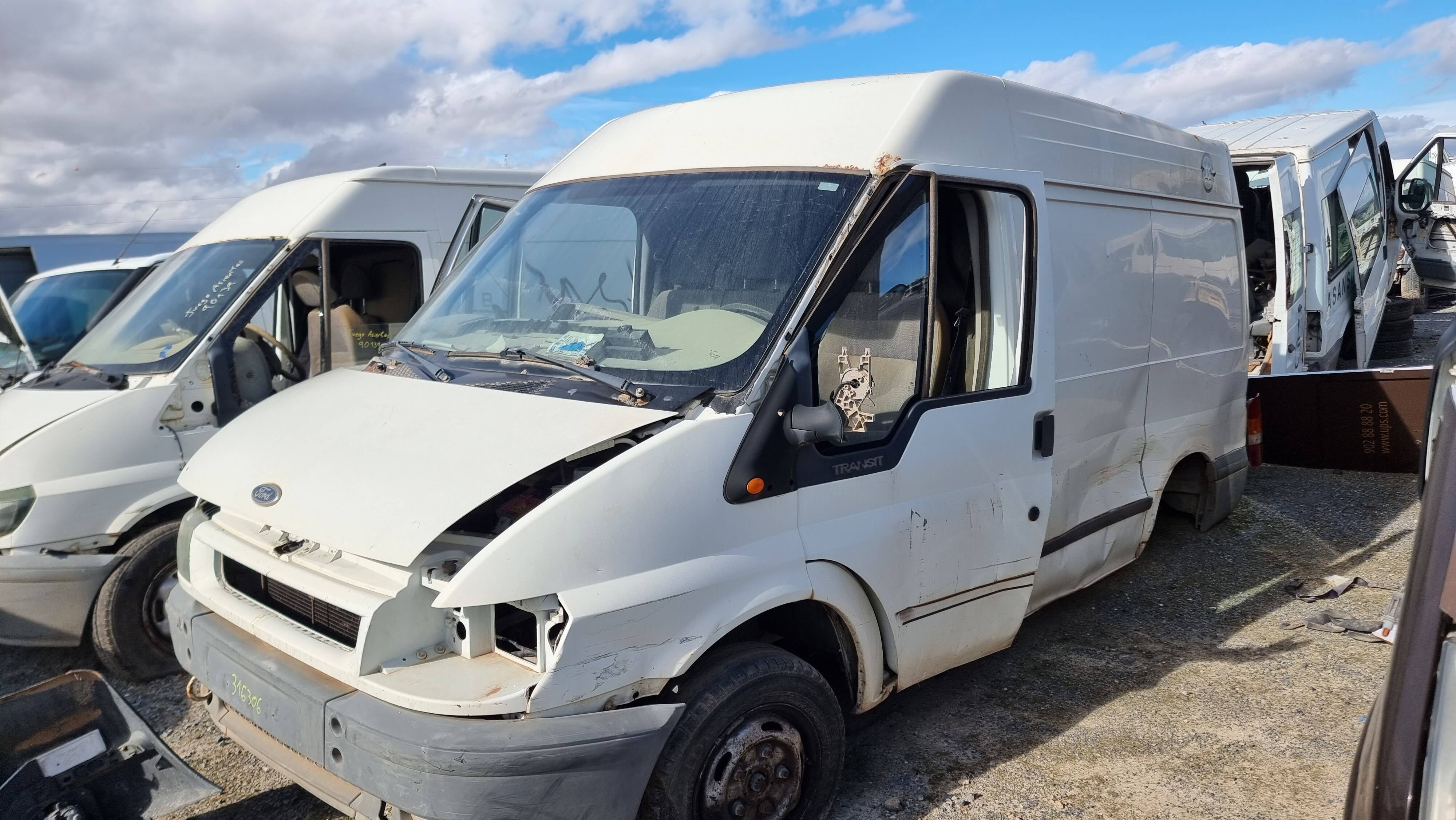 Traviesa delantera ford transit furgón medio (fy)(2000->)