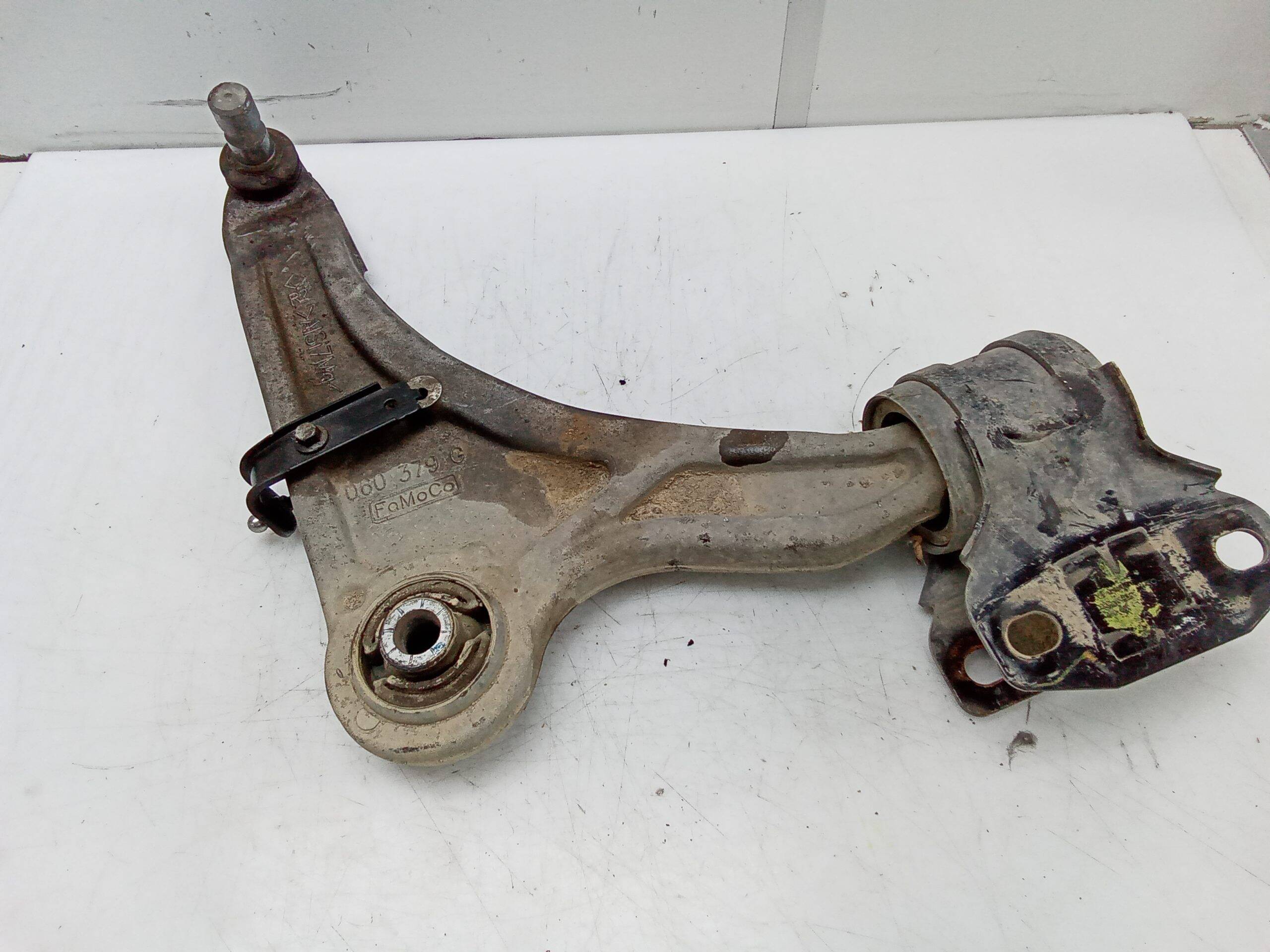 Brazo suspension inferior delantero derecho ford mondeo berlina (cng)(2014->)