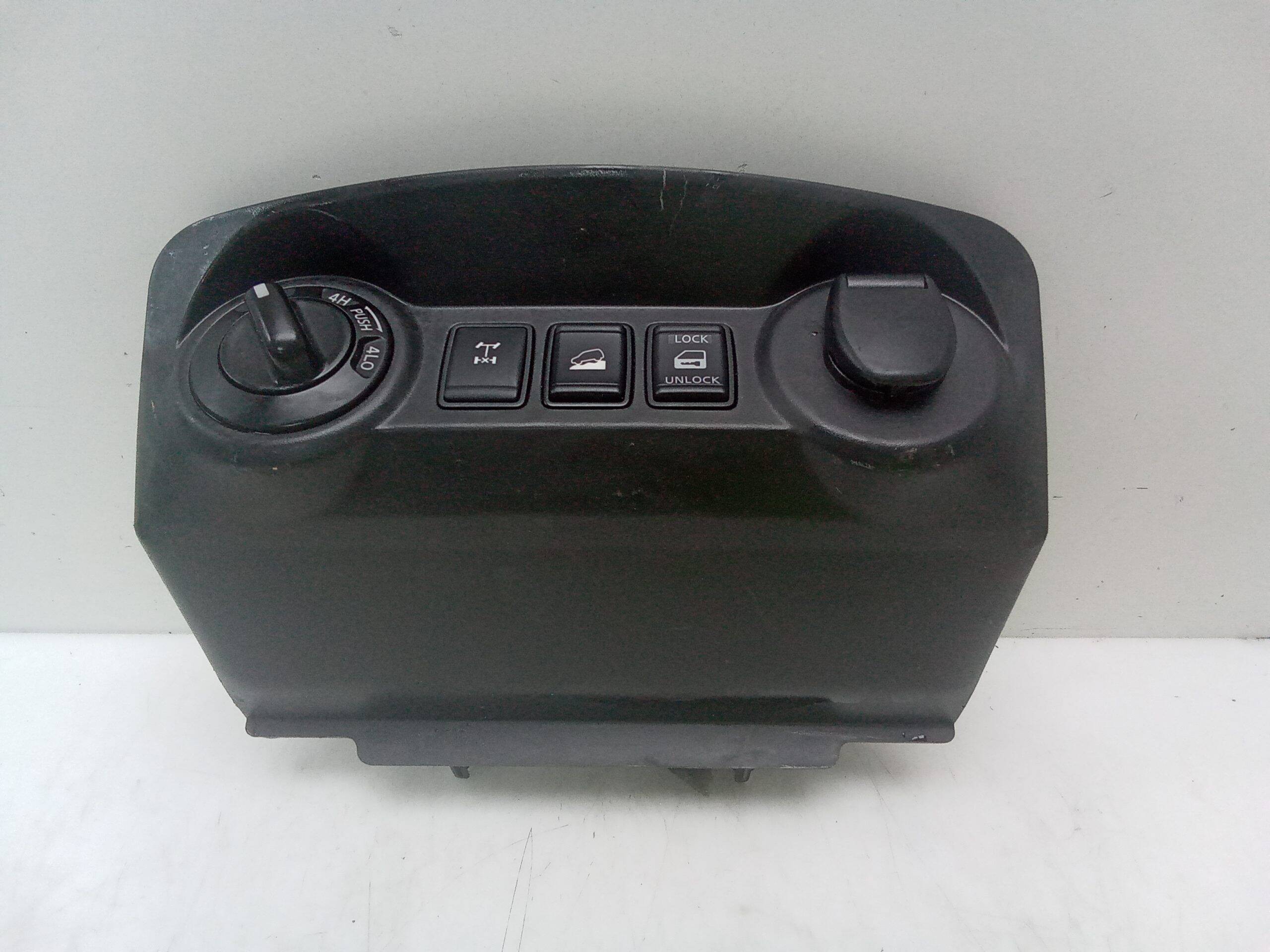 Interruptor nissan navara np300 pick-up (d23m)(12.2015->)