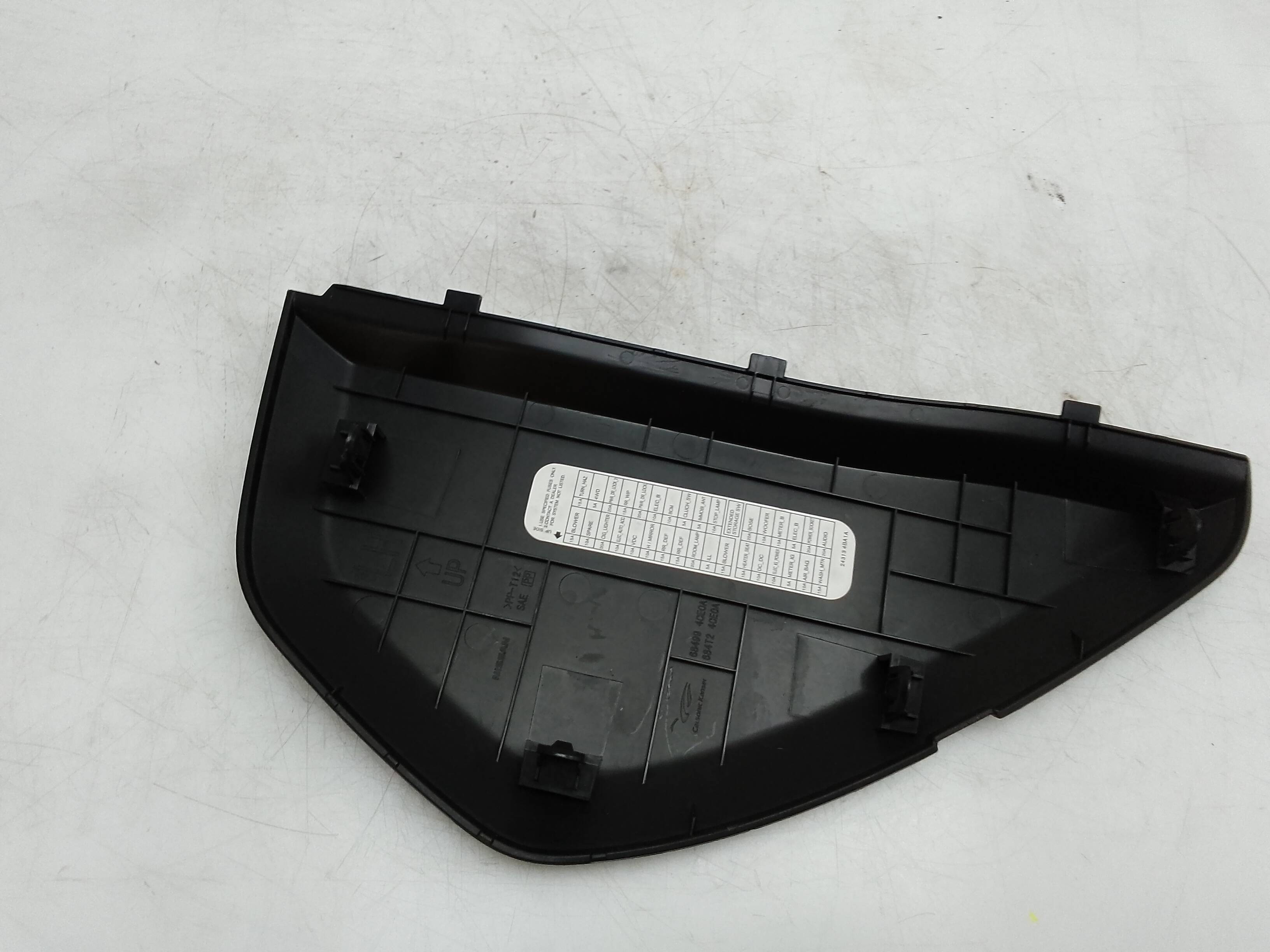 Moldura lateral izquierda nissan x-trail iii (t32)(04.2014->)