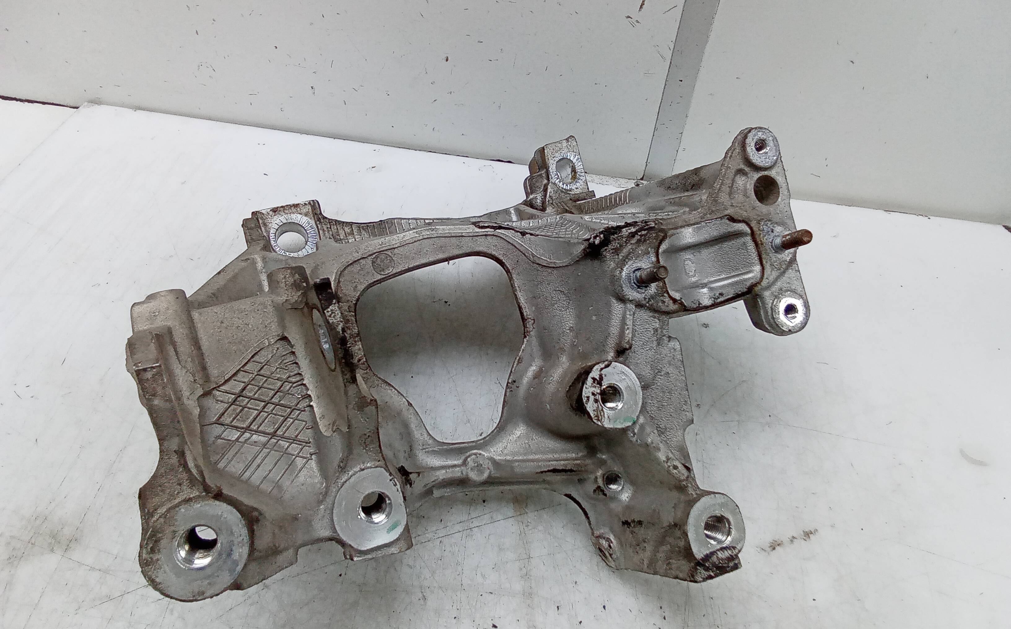 Soporte motor delantero audi a4 avant (8w5)(08.2015->)