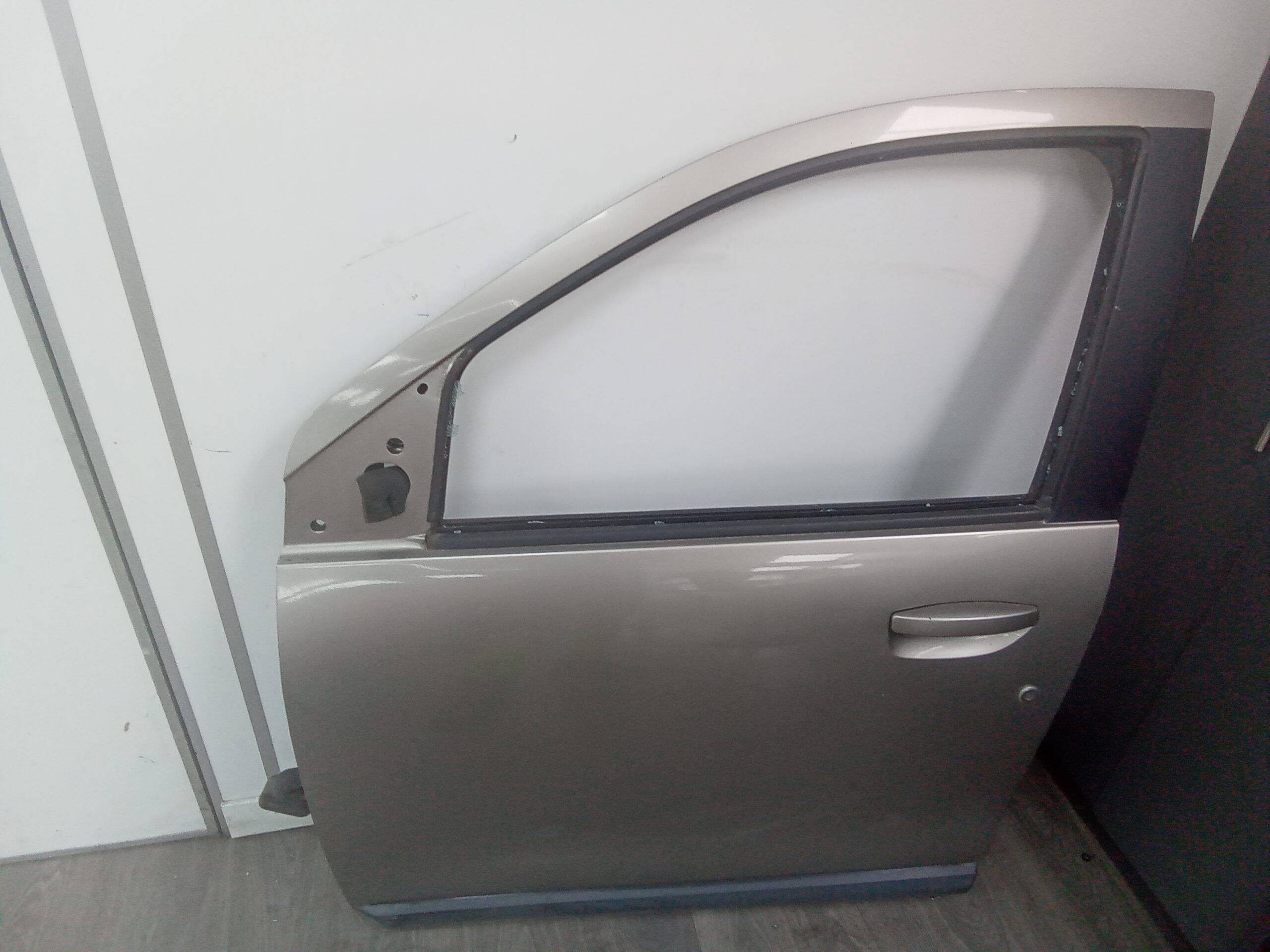 Puerta delantera izquierda dacia lodgy (04.2012->)