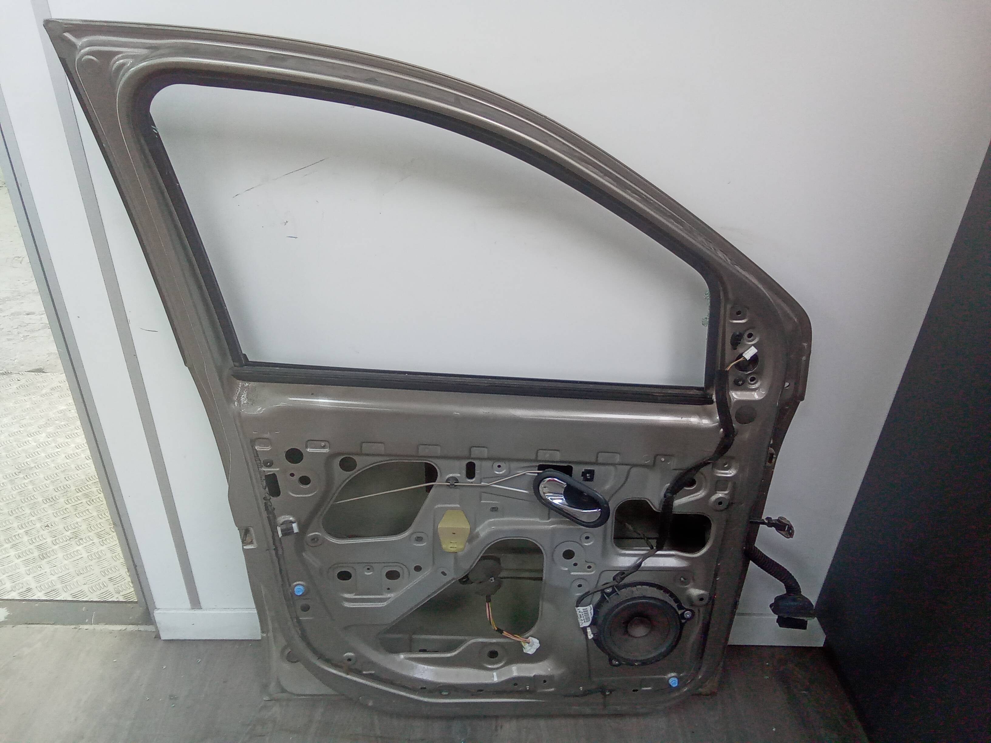 Puerta delantera izquierda dacia lodgy (04.2012->)