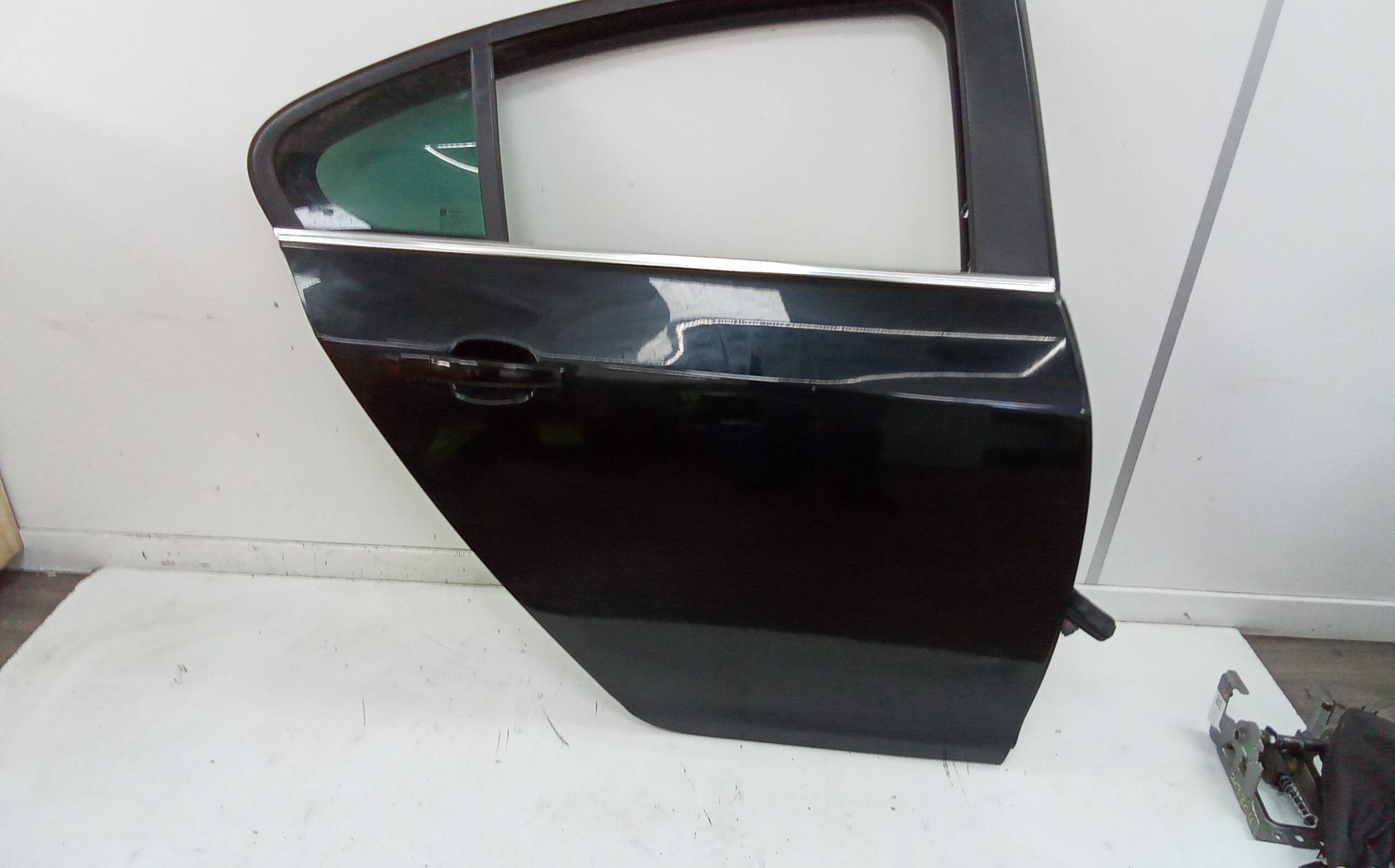 Puerta trasera derecha opel opel insignia limousine hb 2017